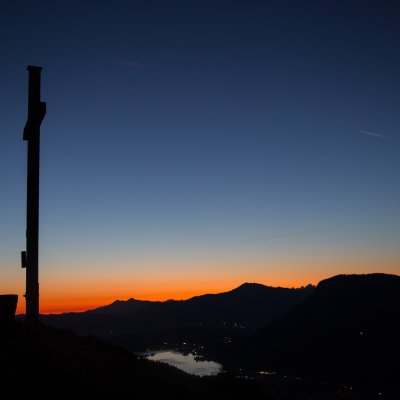 Sonnenaufgang Salmaser Höhe Sonnenaufgang auf der Salmaser Höhe mit Blick auf das Gipfelkreuz