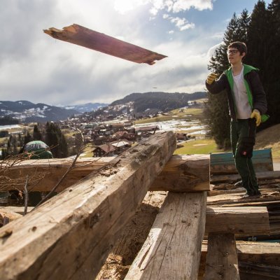 Der Bau des Oberstaufener Funkens wird durch Haubers Haustechnik mit Tobias Haubers Hilfe geleistet.