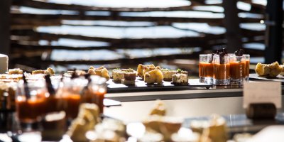 Das Buffet zum Event Kultur am Schwalbennest bietet höchste kulinarische Genuss auf 950 Höhenmetern oberhalb des Gourmethotels.