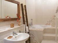 Bad mit Badewanne