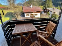 Auf dem Ost-Balkon lässt sich der Tag mit einem Frühstück gut starten.