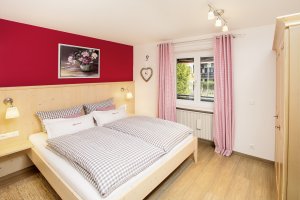 Jahreszeiten Fewo Alpenrose Schlafzimmer