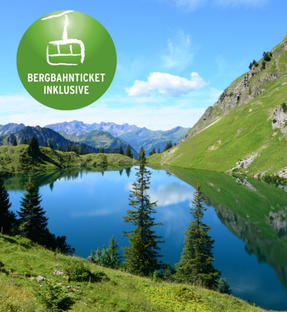 Bergbahn mit Hintergrund