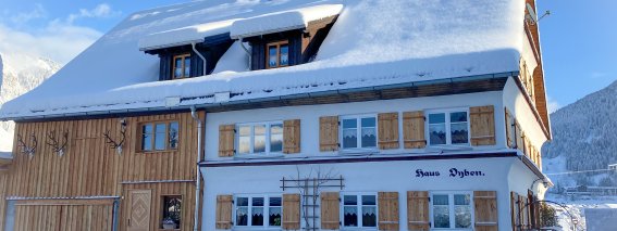 249A312C-A1FA-40ED-A4AC-F7C857159BEC