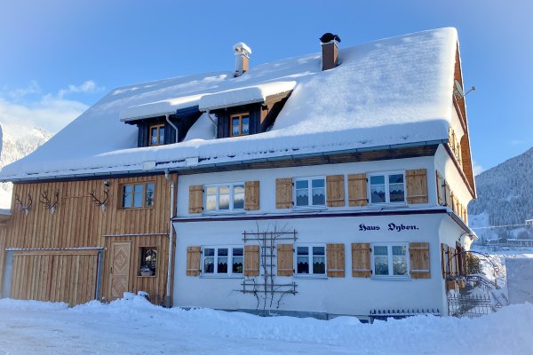 249A312C-A1FA-40ED-A4AC-F7C857159BEC