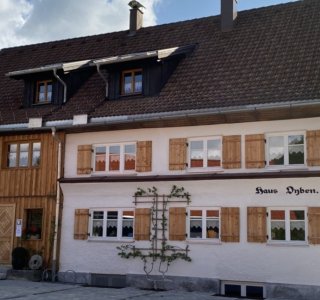 Haus Oyben Sommer Aussenansicht