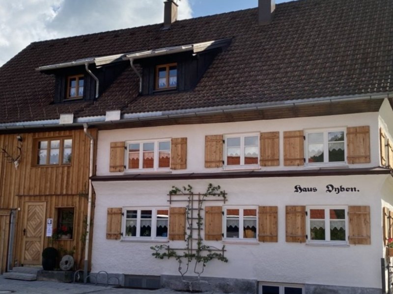 Haus Oyben Sommer Aussenansicht