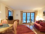 Alpenrose: Wohnzimmer