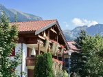 Gästehaus im Sommer