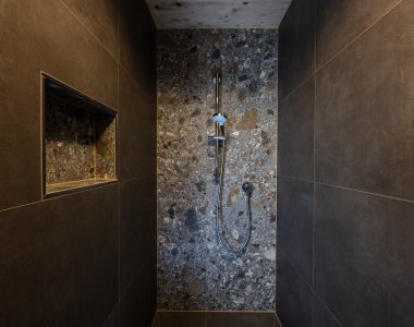 Große Duschen in allen Chalets