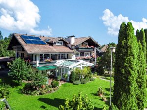 Haus-Susanne-Sommerbild-klein