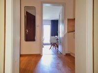 Eingangsbereich-mit-Küchenzeile