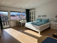 Wohn- Schlafraum mit Bergblick