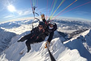 Hoch Hinaus Tandemflüge Gleitschirm Tandemflug Oberstdorf Nebelhorn 10 Entdecke die Allgäuer Hochalpen von oben mit einem Gleitschirm Tandemflug am Nebelhorn bei Oberstdorf.