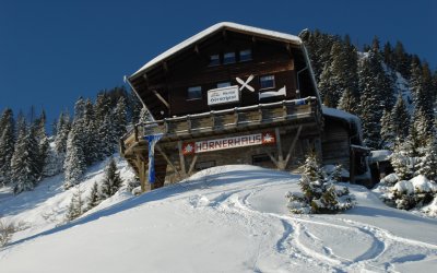 Unser Hörnerhaus ist die perfekte Basis für alle Skifahrer.