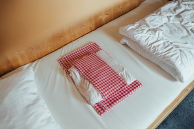 Gemütlicher Schlafplatz Dein gemütlicher Schlafplatz in einem der schönen Zimmer des Hörnerhauses wartet auf Dich.