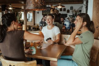 4 wildchilds lovebirds Hoernerhaus Stube-27