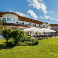 Alpenhof im Sommer