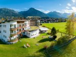 Alpenhof im Sommer - Panorama