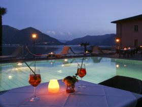 Hotel Arancio Ascona Pool Nacht