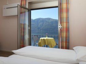 Zimmer mit Seeblick und Klimaanlage