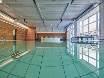 Schwimmbad im Hotel Bannwaldsee