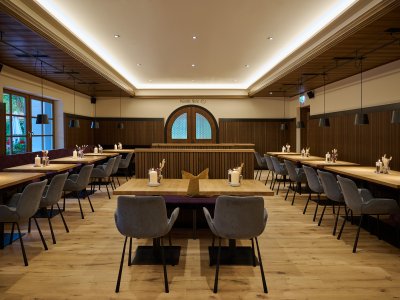 Das neue Hotel-Restaurant ist großzügig und bietet viel Platz. .