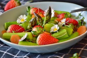 April Spargelsalat