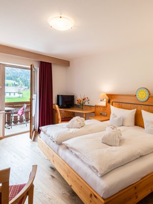 In dieser Oberstdorf Unterkunft genießen Sie den Blick in die Natur direkt vom Zimmer aus – ein stiller Rückzugsort für erholsame Nächte.
