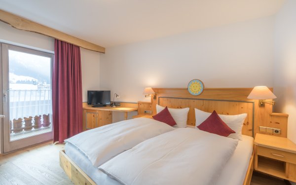Schlafzimmer mit Doppelbett