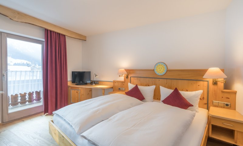 Schlafzimmer mit Doppelbett