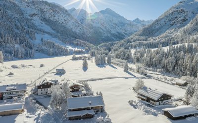 Blick auf die verschneite Birgsau