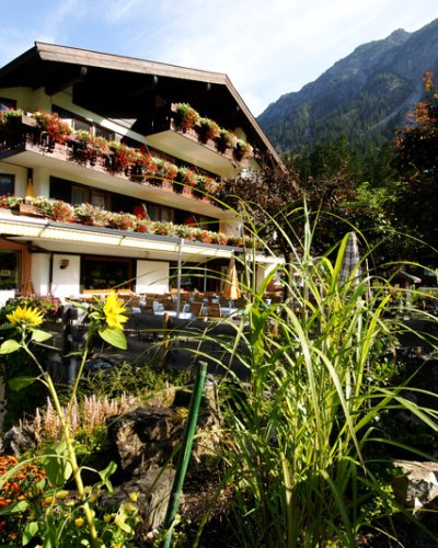 Der Birgsauer Hof ist das südlichste Hotel Deutschlands und liegt im idyllischen Stillachtal in Oberstdorf.