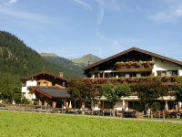 Hotel Birgsauer Hof im Sommer Wohnen Sie im südlichsten Hotel Deutschlands und genießen Sie einen herrlichen Bergsommer im Allgäu.
