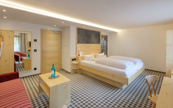 Helles Doppelzimmer mit Ausblick