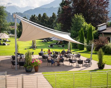 Idyllischer Nachmittag in unserem Garten-Café Himmelschrofen