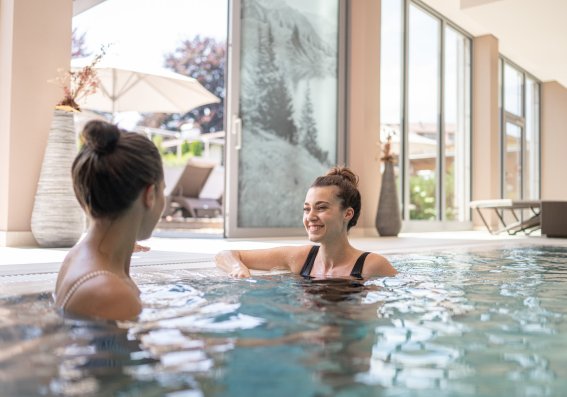 Erfrischende Momente im hoteleigenen Schwimmbad