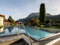 Franks-oberstdorf-hotel-allgaeu-wellness-infinity-sommer