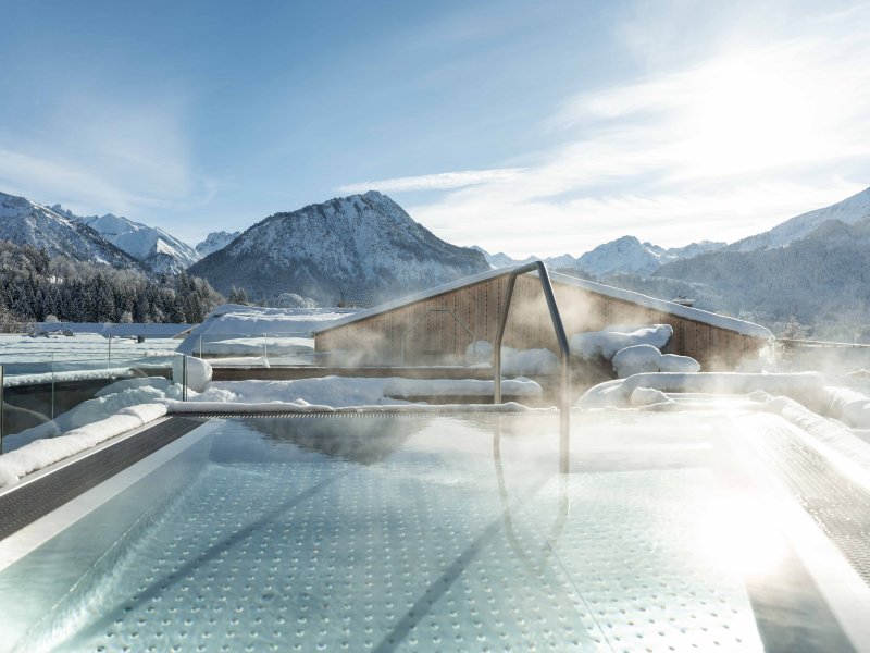 Franks-oberstdorf-hotel-allgaeu-rooftop-winter