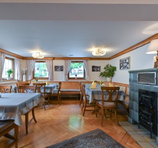 Hotel Frühlingsgarten-Gaststuben-8345