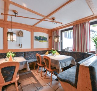 Hotel Frühlingsgarten-Gaststuben-8352