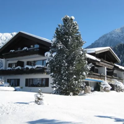 6 Gehminuten südlich vom Ortszentrum