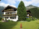 Hotel garni Hubert im Sommer