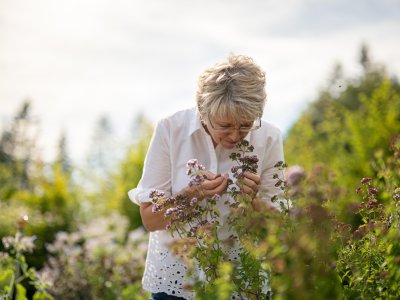 Kräuterhotel Kienle - Silvia im Kräutergarten