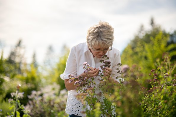 Kräuterhotel Kienle - Silvia im Kräutergarten