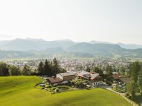 Kühberg von Oben mit Blick aufs Dorf