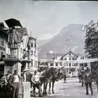 20 VK 02 Marktplatz Abfahrt der Stellwagen um 1910. mit Nepumuk KV
