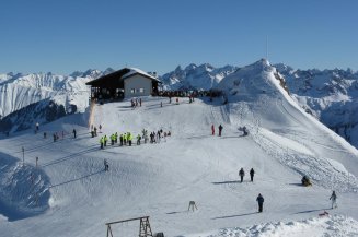 So herrlich weiß und bestens präpariert sind die Skipisten am Ifen.