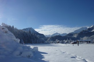 Unberührte Schneeflächen soweit das Auge reicht.