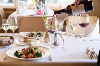 Eine erstklassige Weinauswahl rundet das Genuss-Erlebnis im Oberstdorfer Hotel Mohren ab